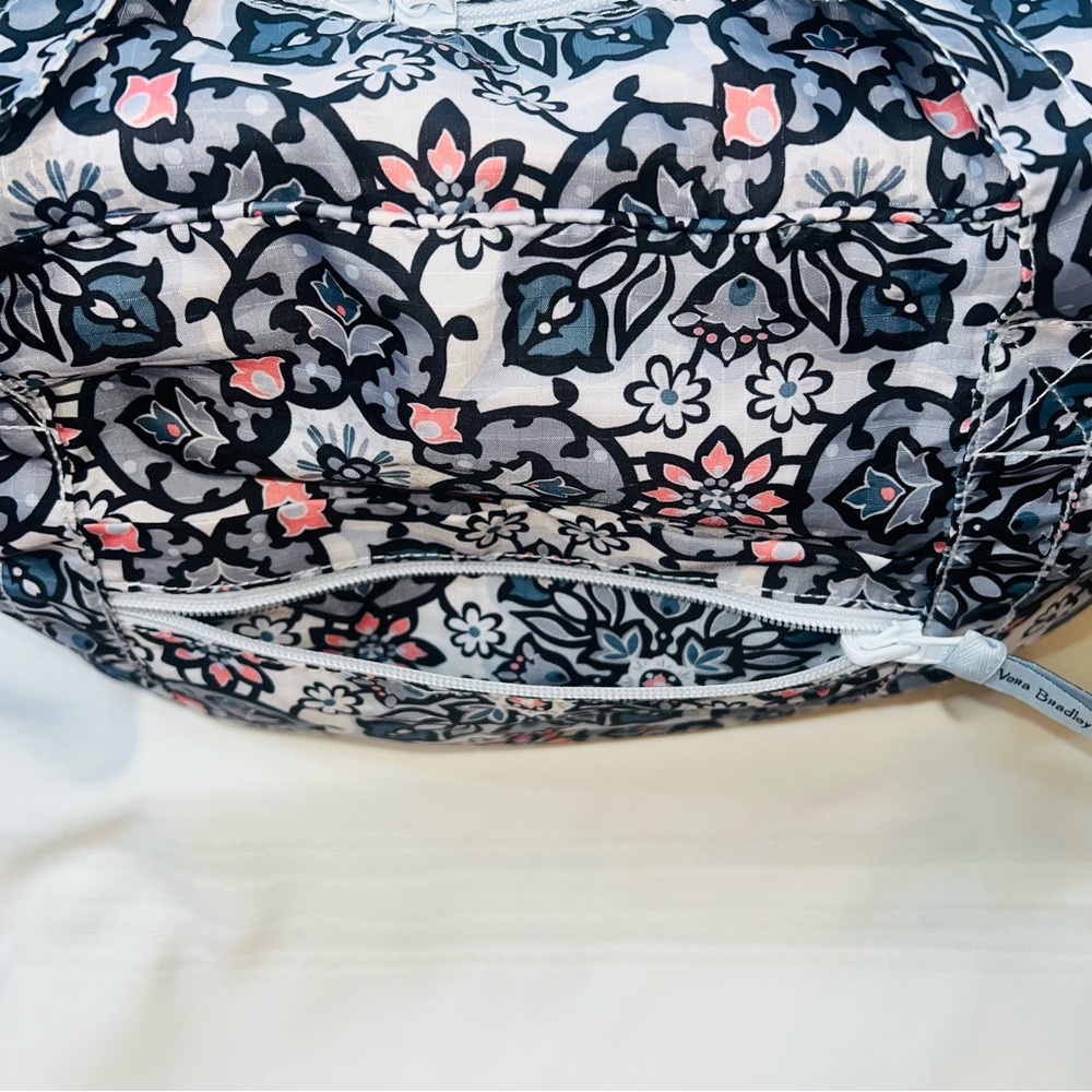 Vera Bradley Nylon Duffle Lisbon Medallion Archived Pattern NWOT 
💥SALE /2 OFF 💥 - Picture 9 of 16